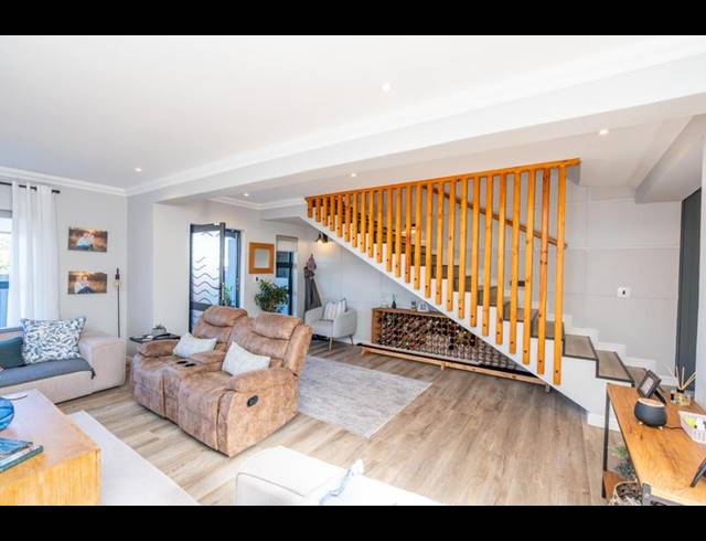 4 BEDROOM HOUSE FOR SALE IN CALYPSO BEACH